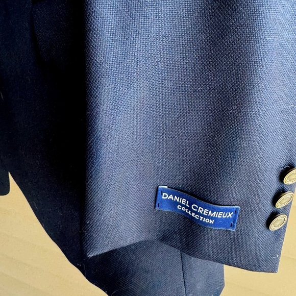 Men's Black Blazer - Picture 3 of 4